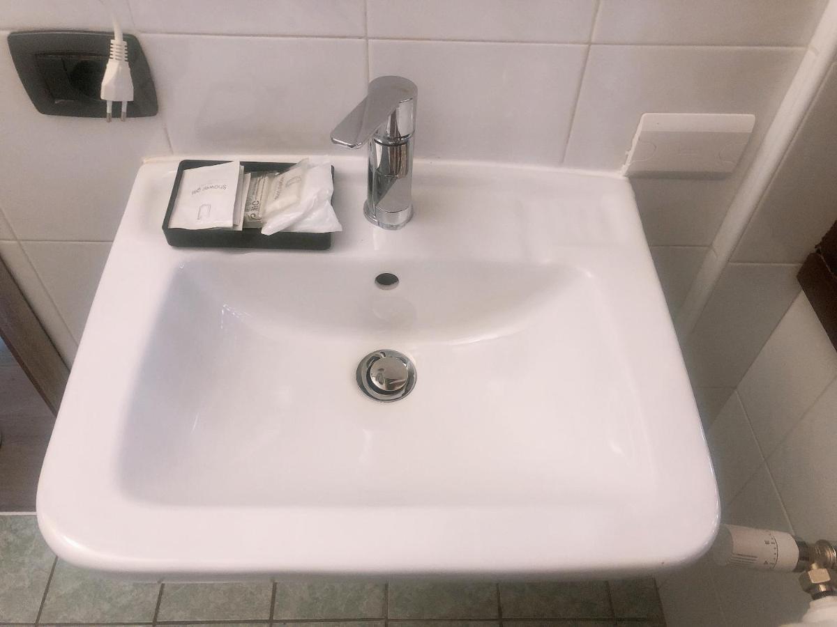 New Family Inn Перо Экстерьер фото